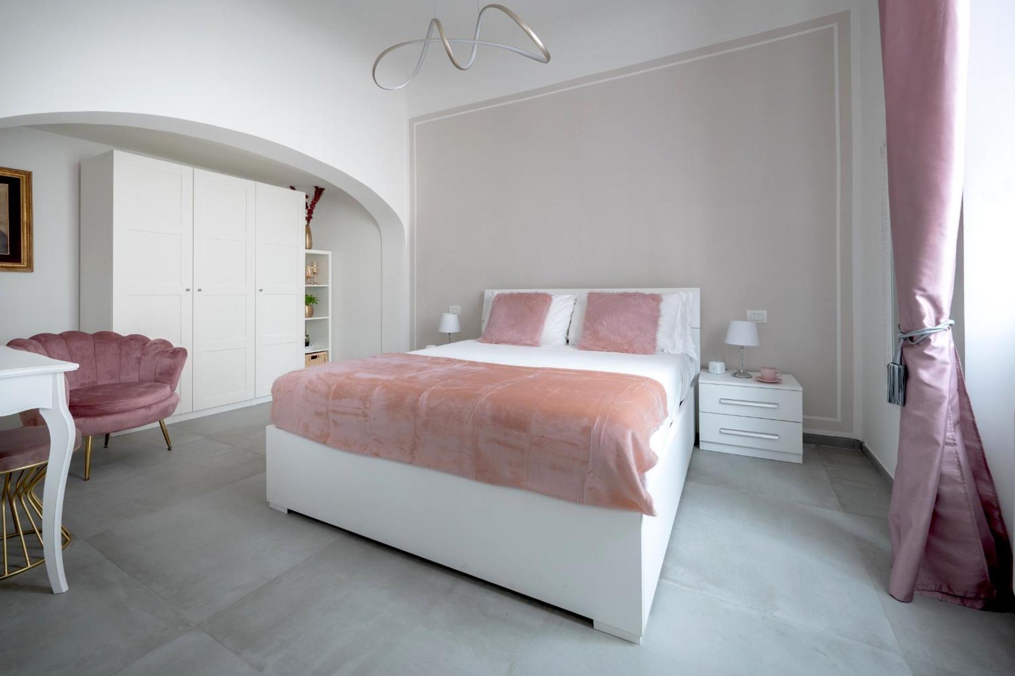 Apartamento Charming Apartments: Chic Renovated Near Tram Leopolda Florença